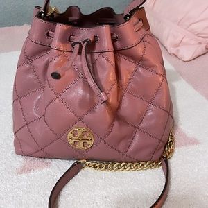 Bucket bag in mauve color